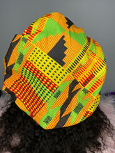 Load image into Gallery viewer, African Print  silk lined Bonnets
